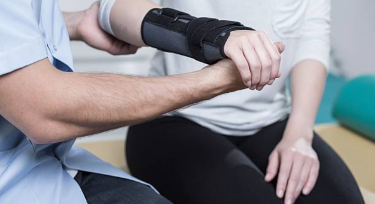 hand wrist pain treatment - TJ Physiotherapy and Rehab Center